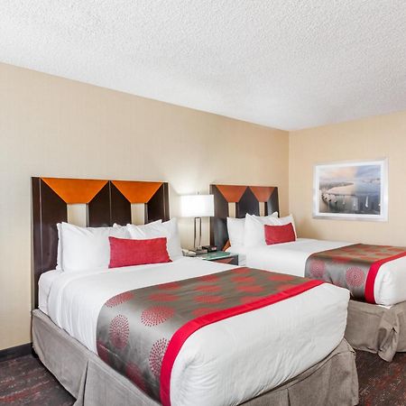 Ramada By Wyndham San Diego National City Ngoại thất bức ảnh