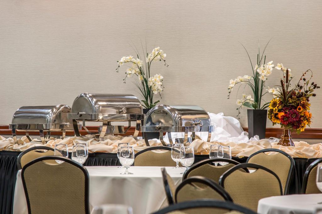 Ramada By Wyndham San Diego National City Ngoại thất bức ảnh