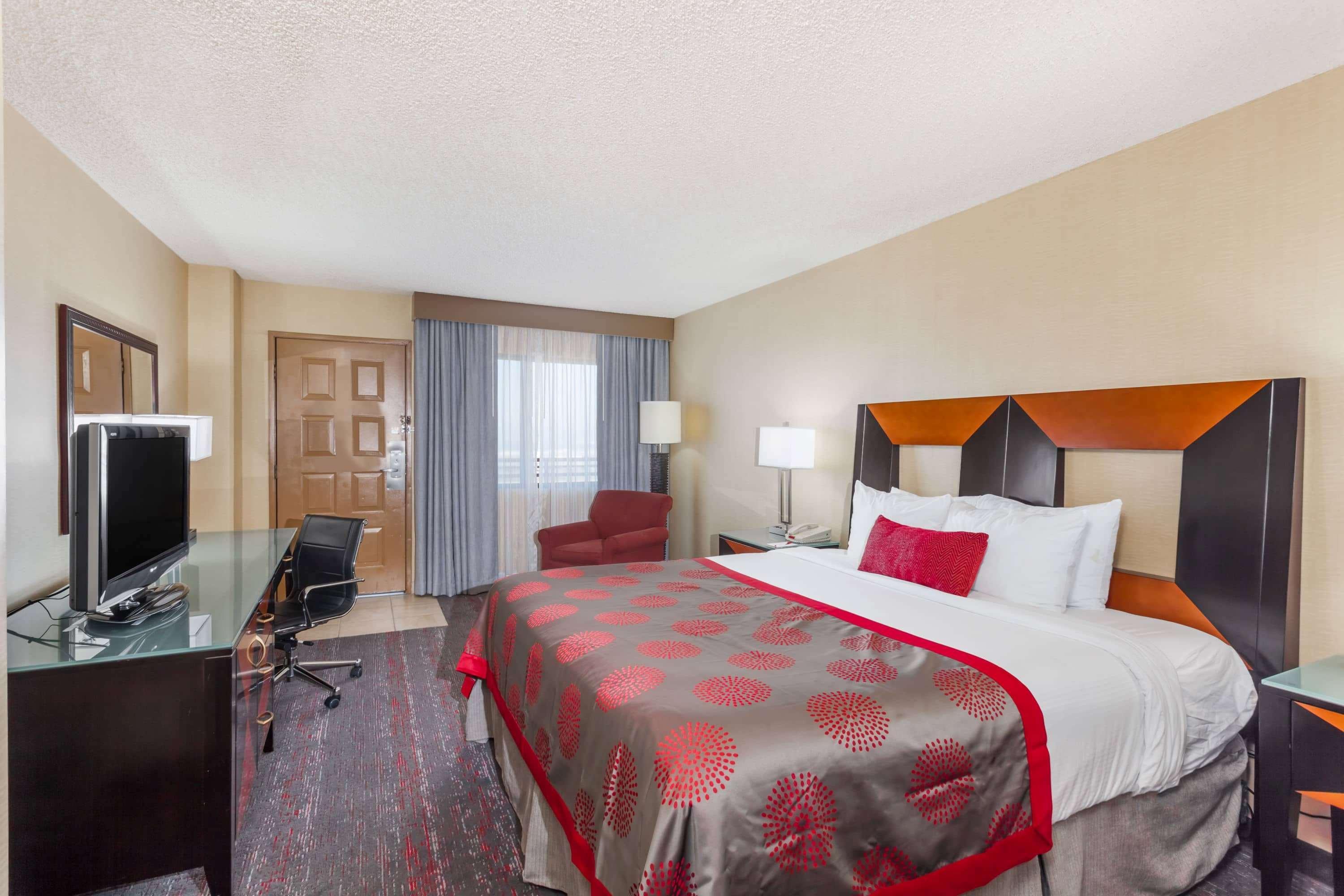 Ramada By Wyndham San Diego National City Ngoại thất bức ảnh