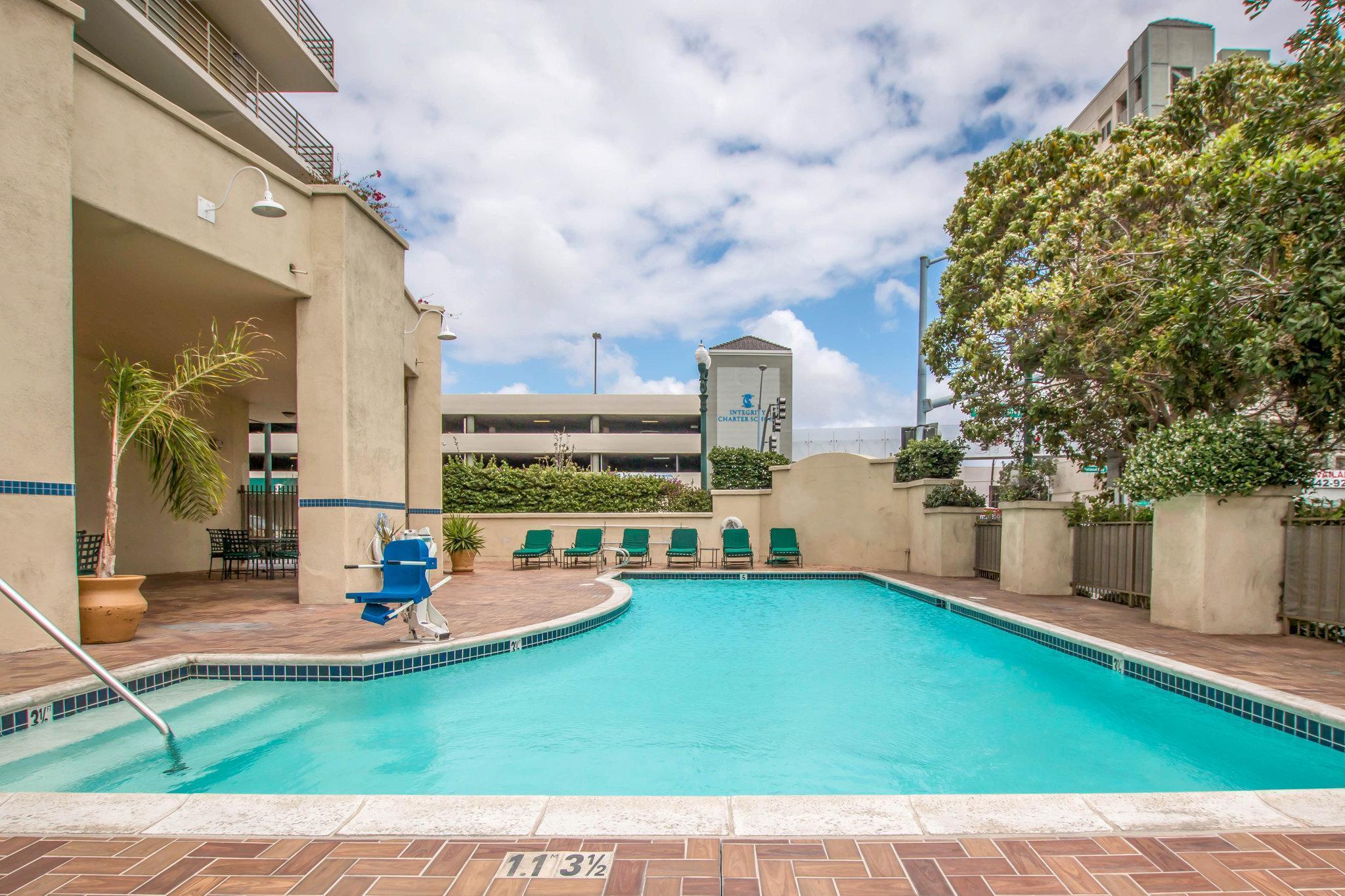 Ramada By Wyndham San Diego National City Ngoại thất bức ảnh