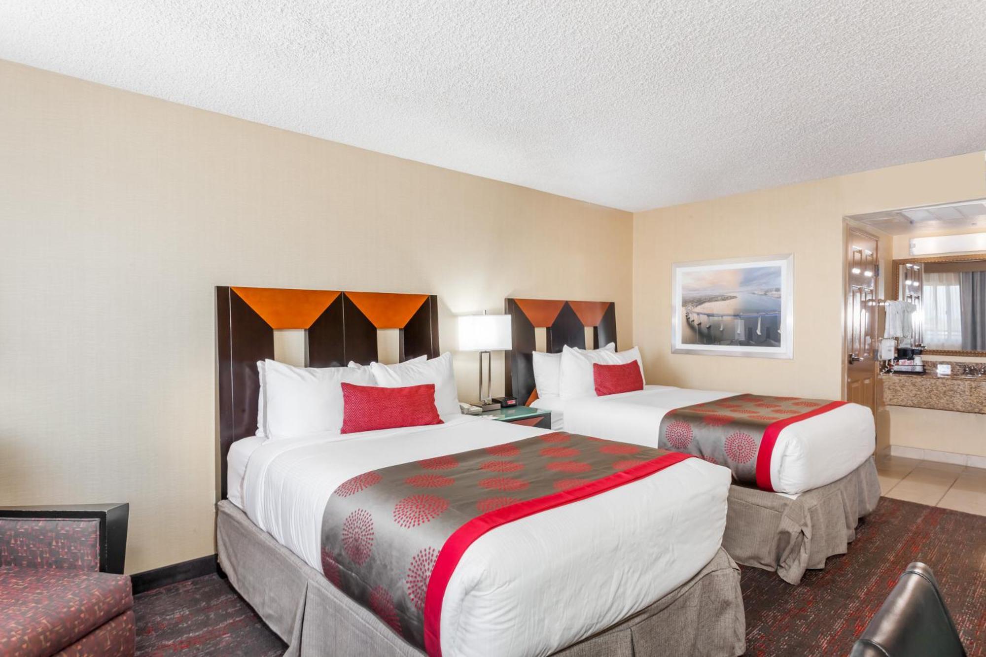 Ramada By Wyndham San Diego National City Ngoại thất bức ảnh