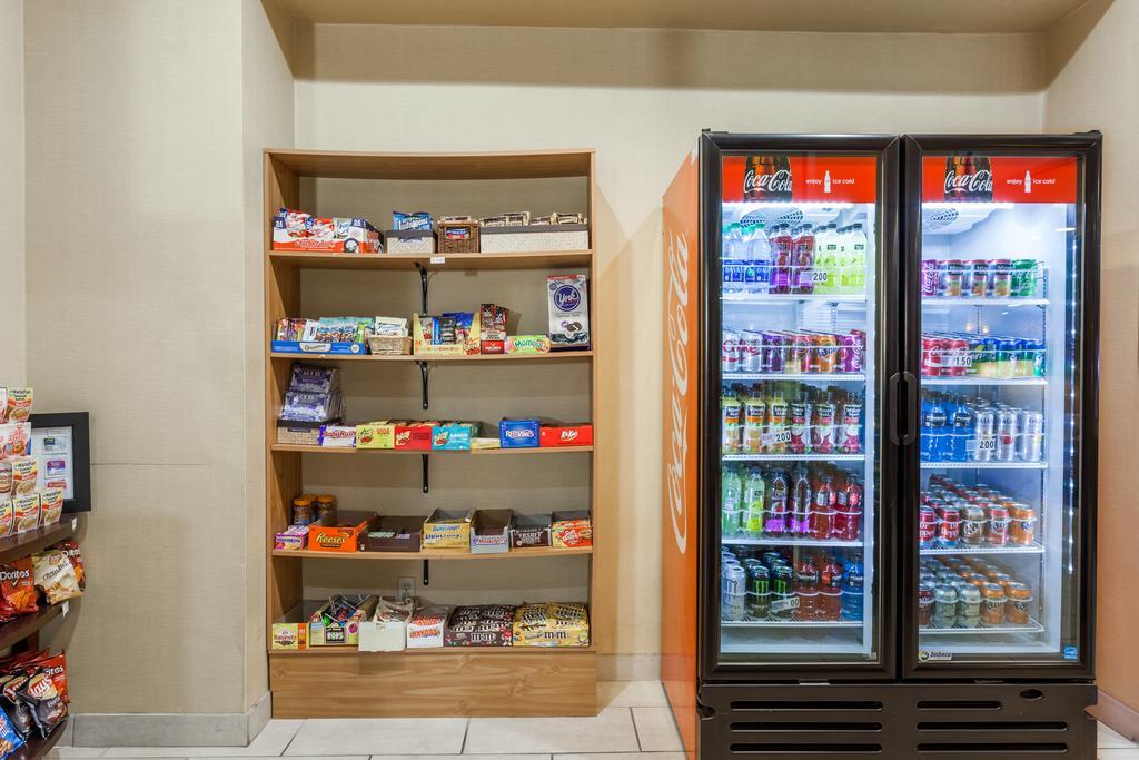 Ramada By Wyndham San Diego National City Ngoại thất bức ảnh