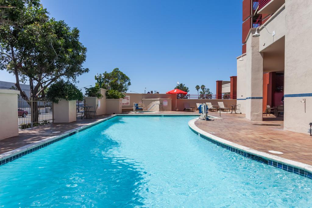 Ramada By Wyndham San Diego National City Ngoại thất bức ảnh