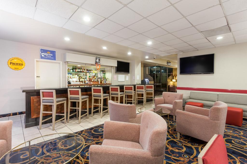 Ramada By Wyndham San Diego National City Ngoại thất bức ảnh