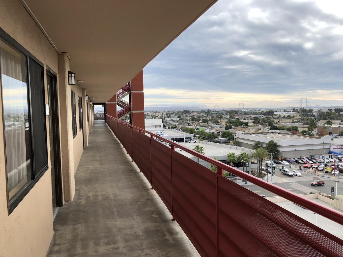 Ramada By Wyndham San Diego National City Ngoại thất bức ảnh