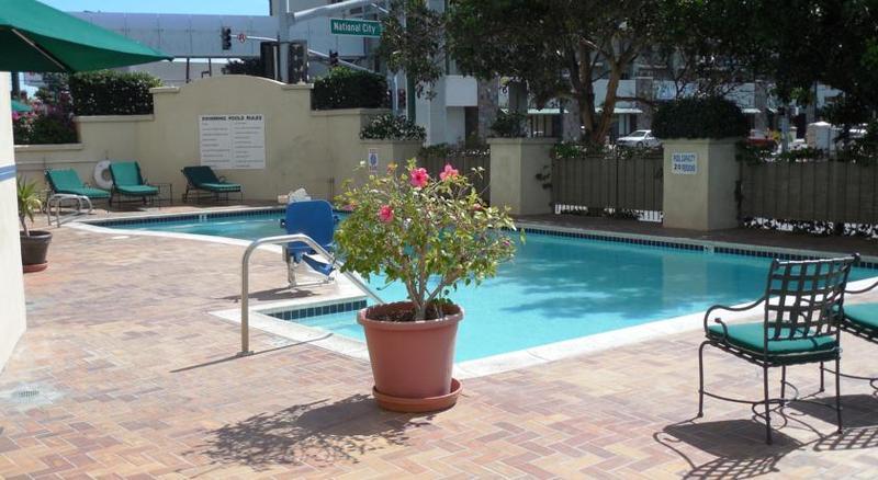 Ramada By Wyndham San Diego National City Ngoại thất bức ảnh